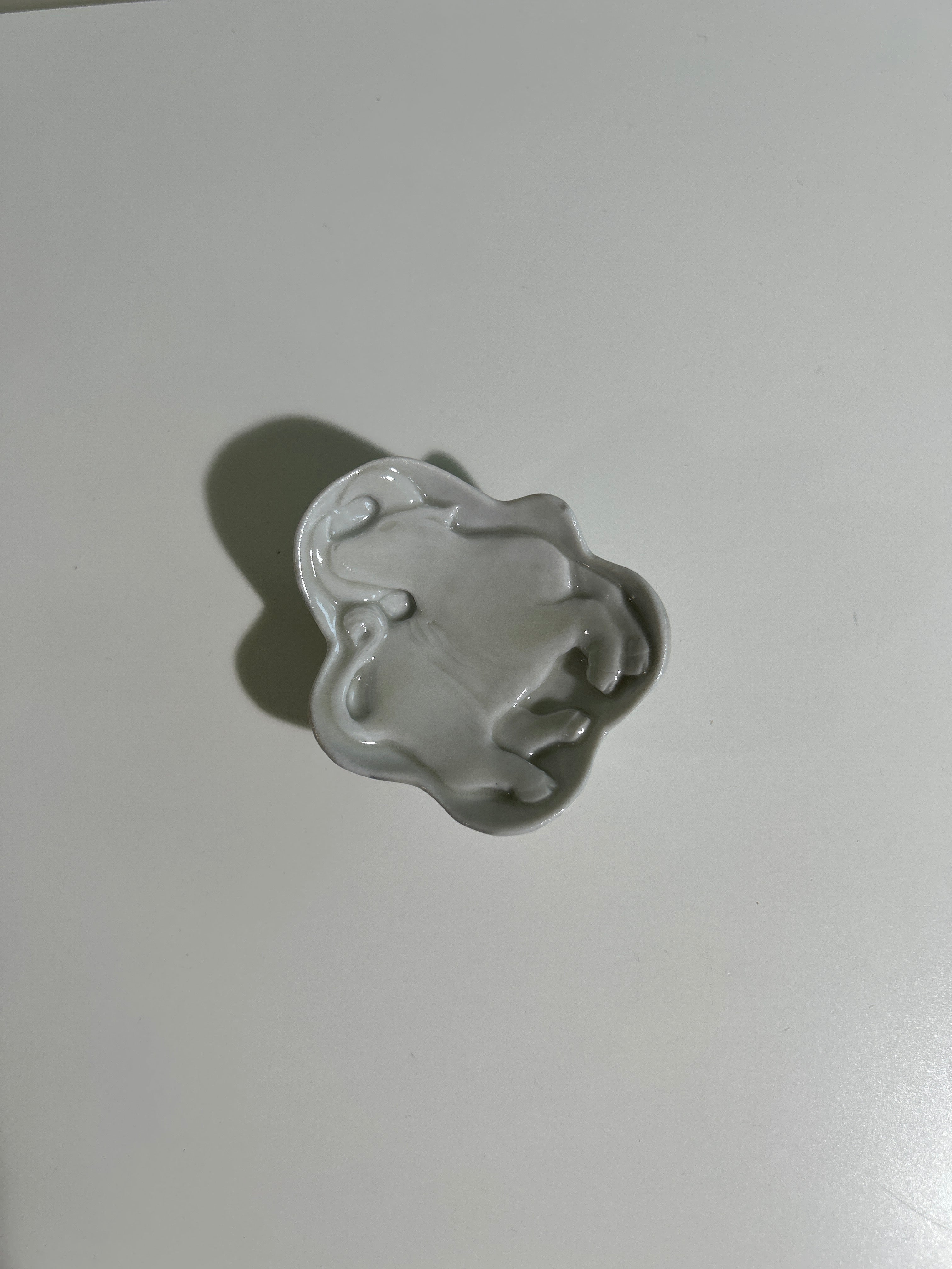 Mini porcelain petal dish ox