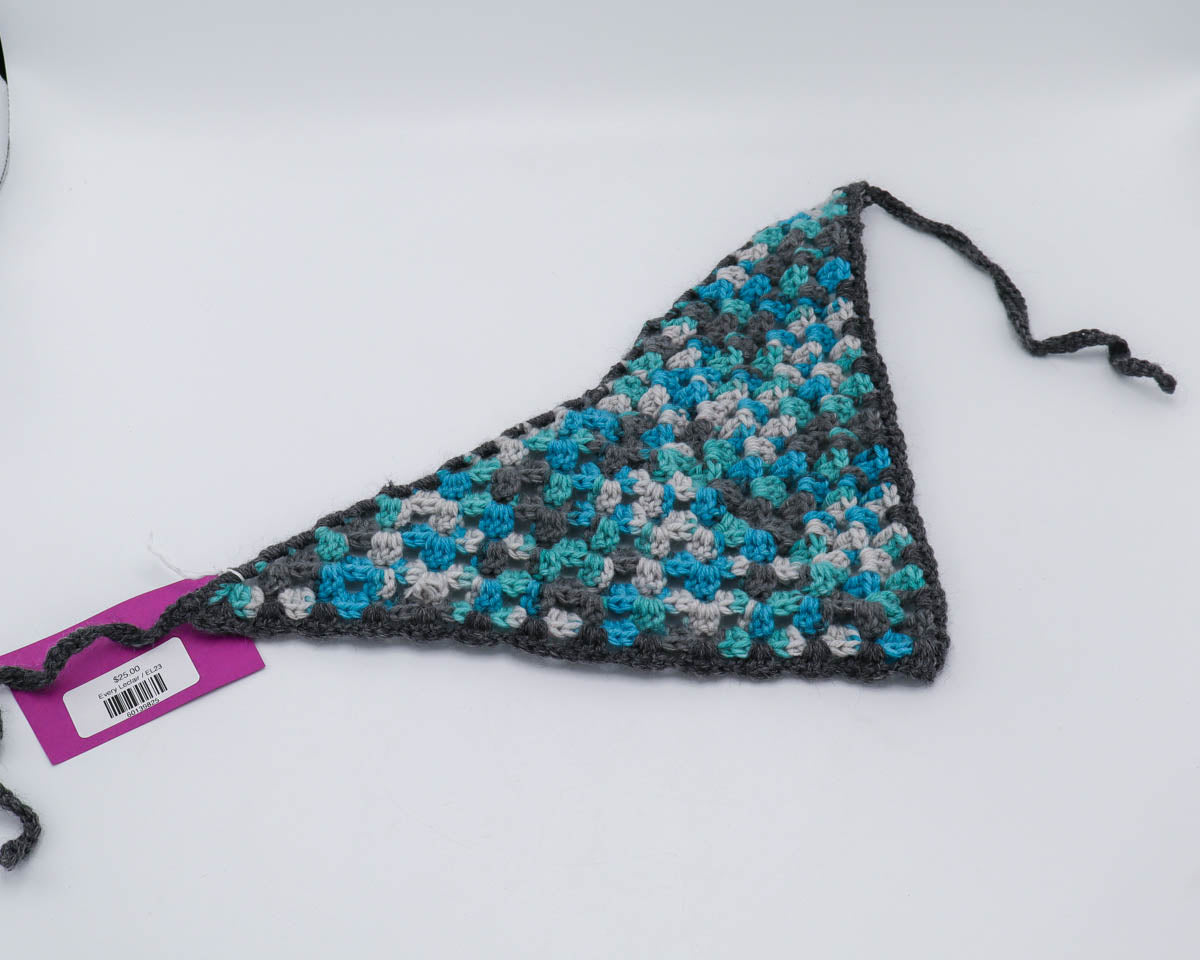Crochet Bandana: Blue w/ grey ties