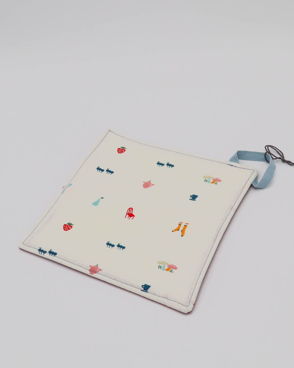 7x7" Pot Holder/Hot Pad: Minimalist ants/berries/etc. on cream bkgrd front, red back