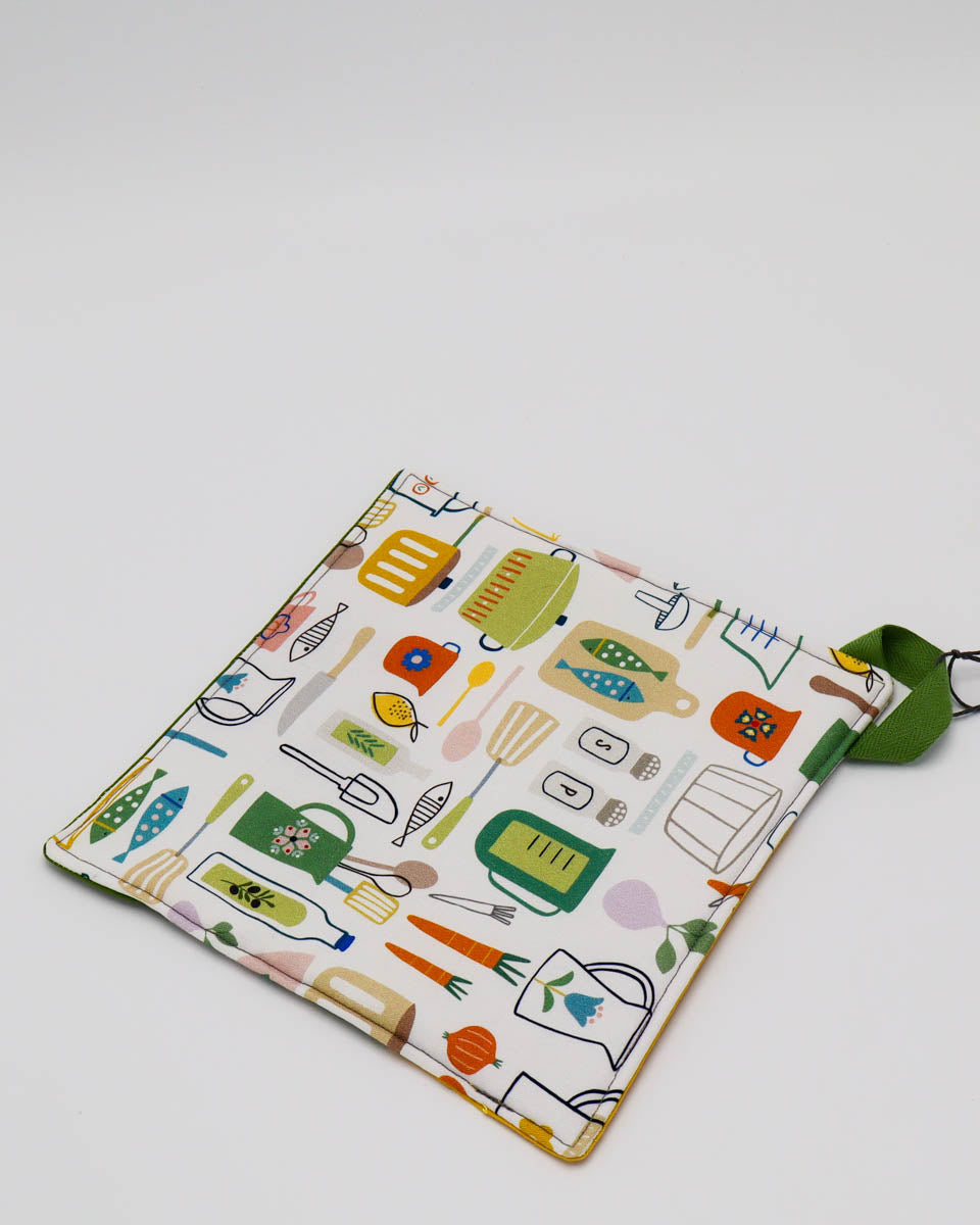 7x7" Pot Holder/Hot Pad: Yellow, green, kitchen 3-panel front, kitchen back