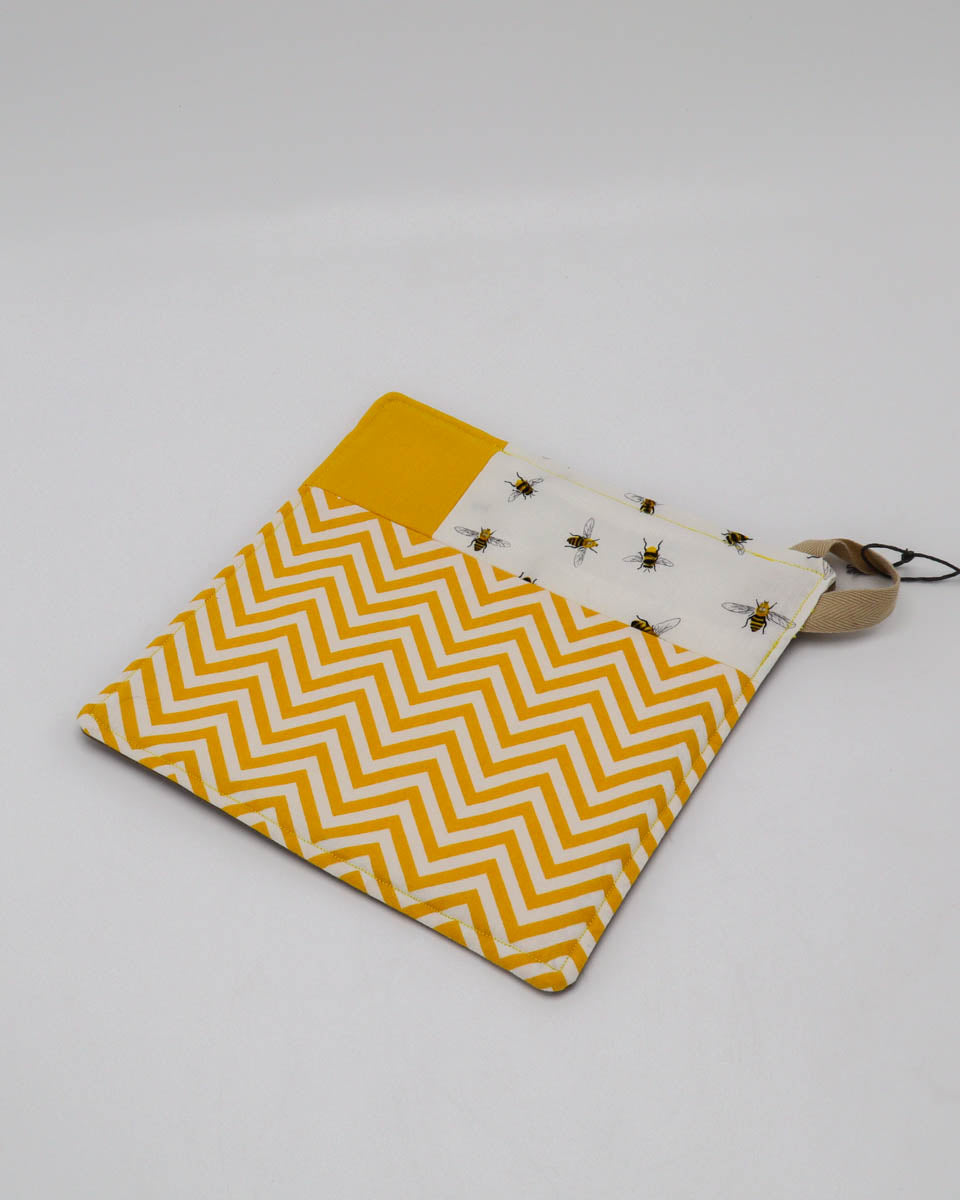 7x7" Pot Holder/Hot Pad: Yellow chevron, yellow, bees 3-panel front, gray back